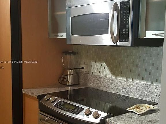 5th image of 18800 NE 29th Ave APT 827
