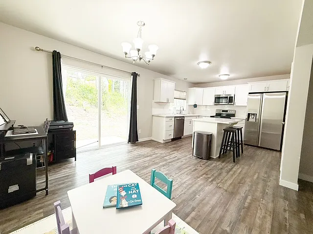 1261 NE Larson Blvd — Photo 11