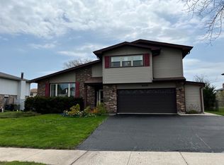 8305 Tanbark Dr, Tinley Park, IL