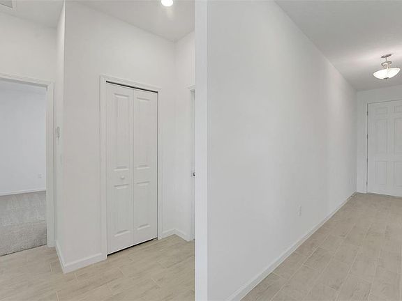 5th image of 264 Meredith Blvd