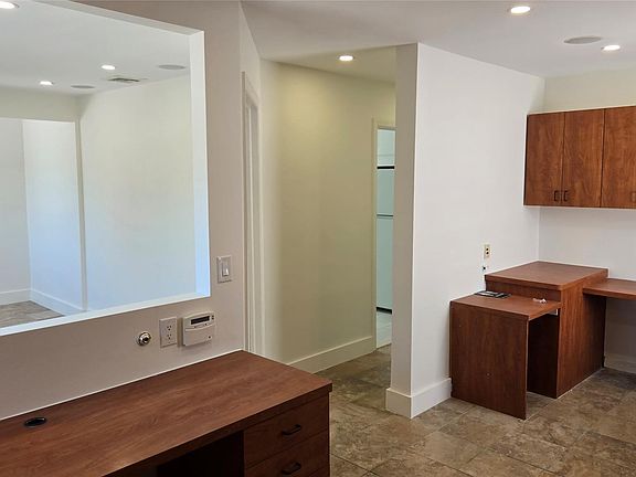 5th image of 724 E Park Avenue
