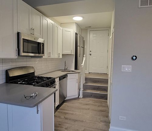 5th image of 3108 N Milwaukee Ave #Cd