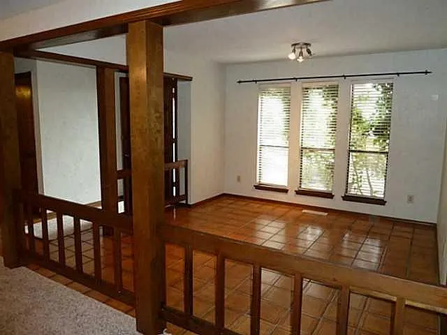 Entry and Dining