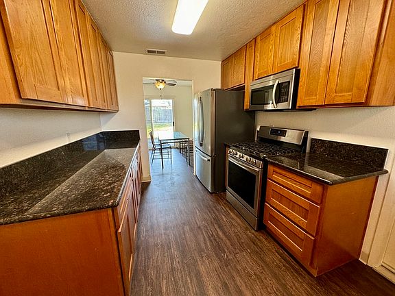 4th image of 6944 Larchmont Dr