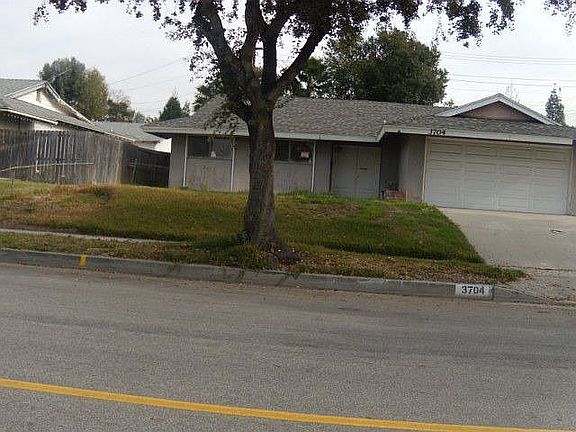 2nd image of 3704 S Morganfield Ave