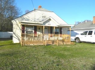 922 Stokes St, Burlington, NC 27215