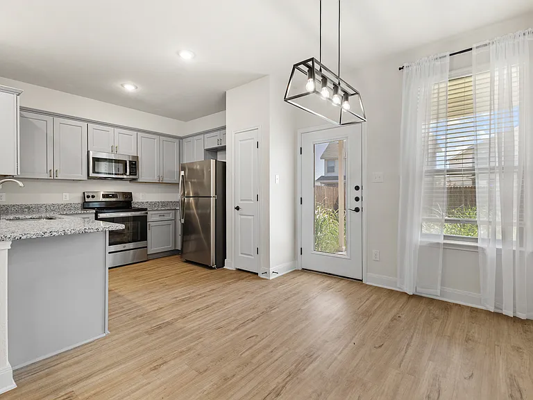 7615 Gramercy Way #102 — Photo 8