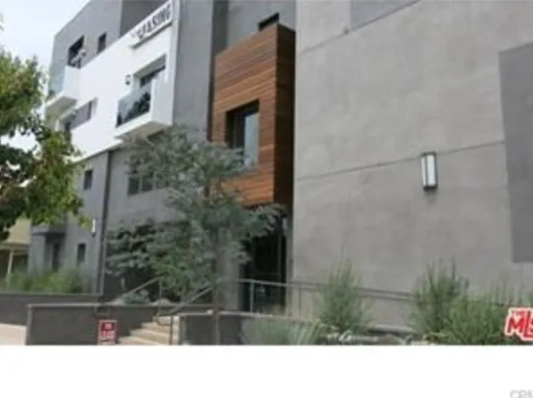 11925 Kling St APT 402, Valley Village, CA 91607