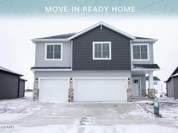 366 Wren Dr, Grand Forks, ND 58201