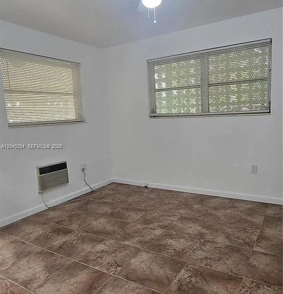 201 SW 30th Ct #EFFICIENCY — Photo 7
