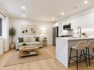 2885 Georgia St E, Vancouver, BC V5K 2J4