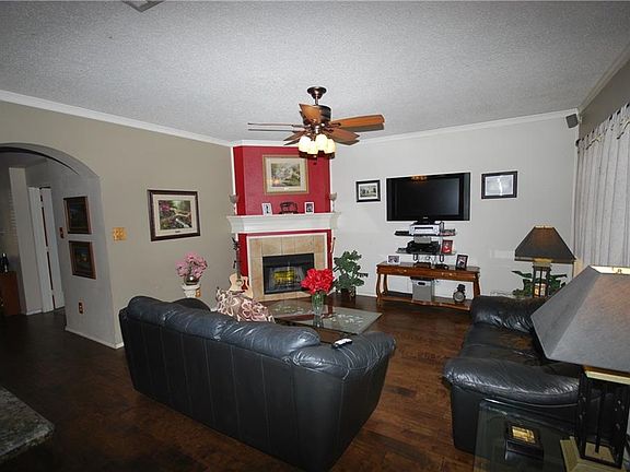 3rd image of 4417 Stone Mountain Dr