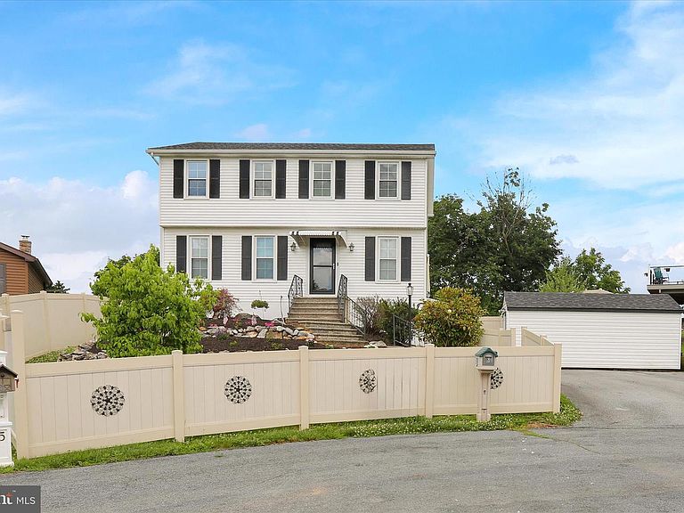 Listing photo 2