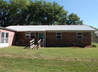 1080 Eubanks St, Decatur, AR 72722