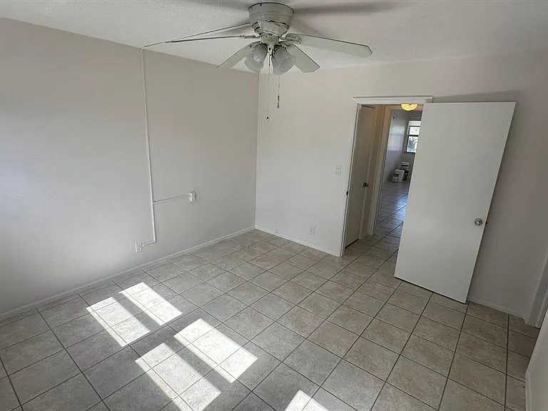 625 Antioch Ave #302 — Photo 40