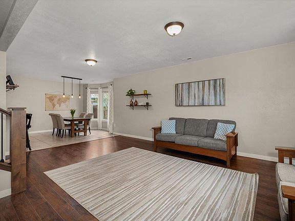 3rd image of 719 W Knox Ave