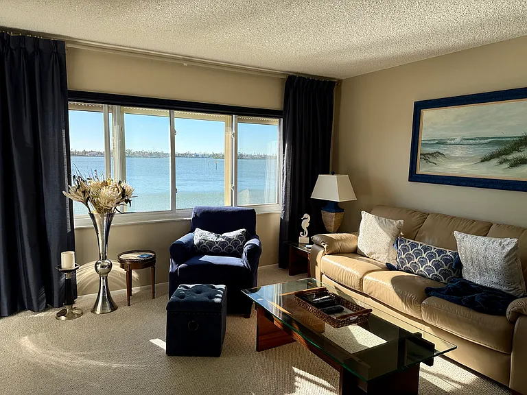 4750 Cove Cir #302 — Photo 12