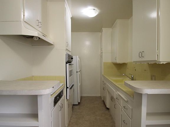5th image of 709 Locust St APT 1
