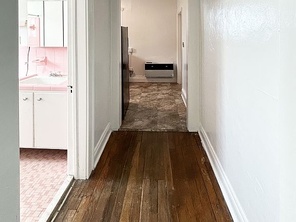 5th image of 1141 SE 6th Ter #3