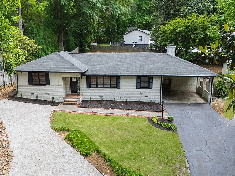 4090 Land O Lakes Dr NE — Photo 6