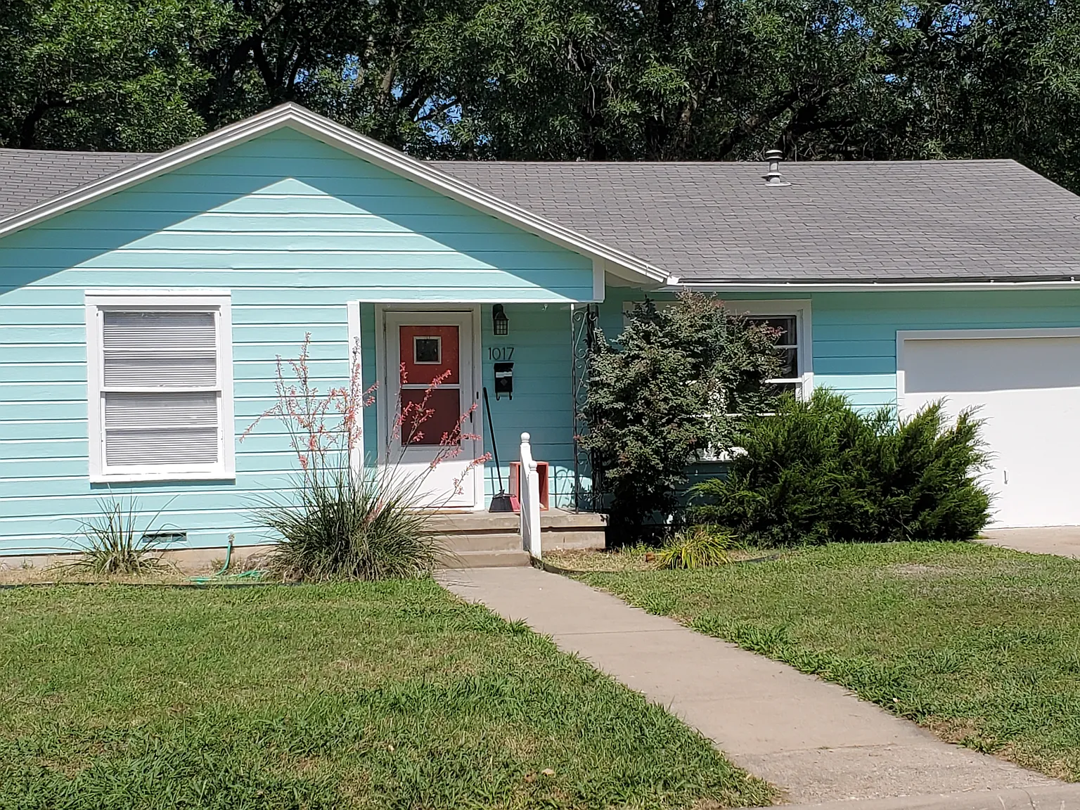 2 bed, 1224 sqft, $1,875 — Photo 1