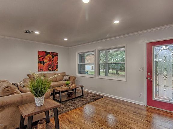 4th image of 3925 Shady Ln
