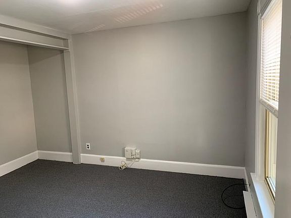3rd image of 17 Fair St