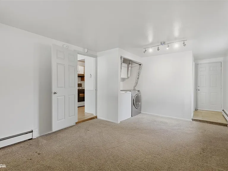 1408 E 27th Ave — Photo 15