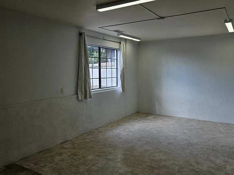 2127 S Cayuse Trl — Photo 32