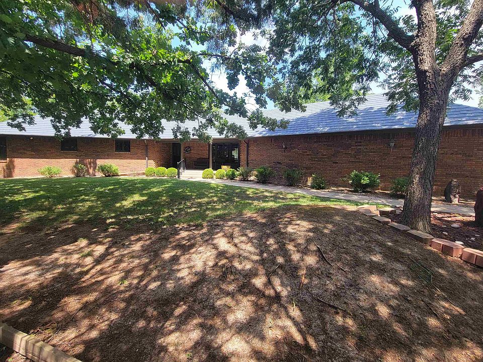 1st image of 160 S Estates Dr