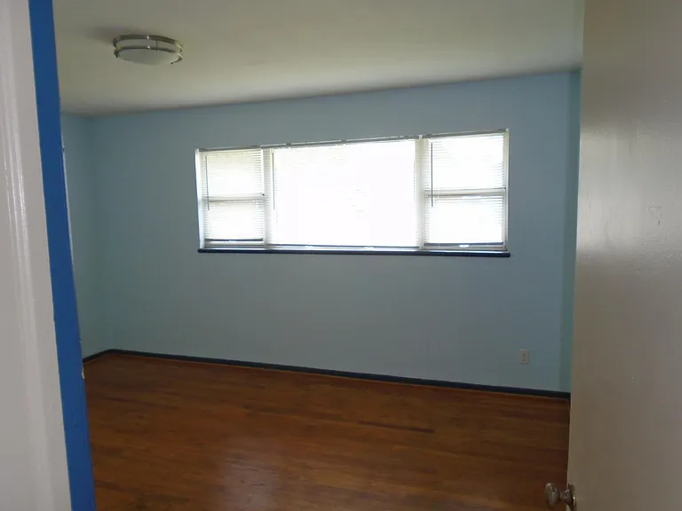 3600 N Prospect Ave — Photo 6