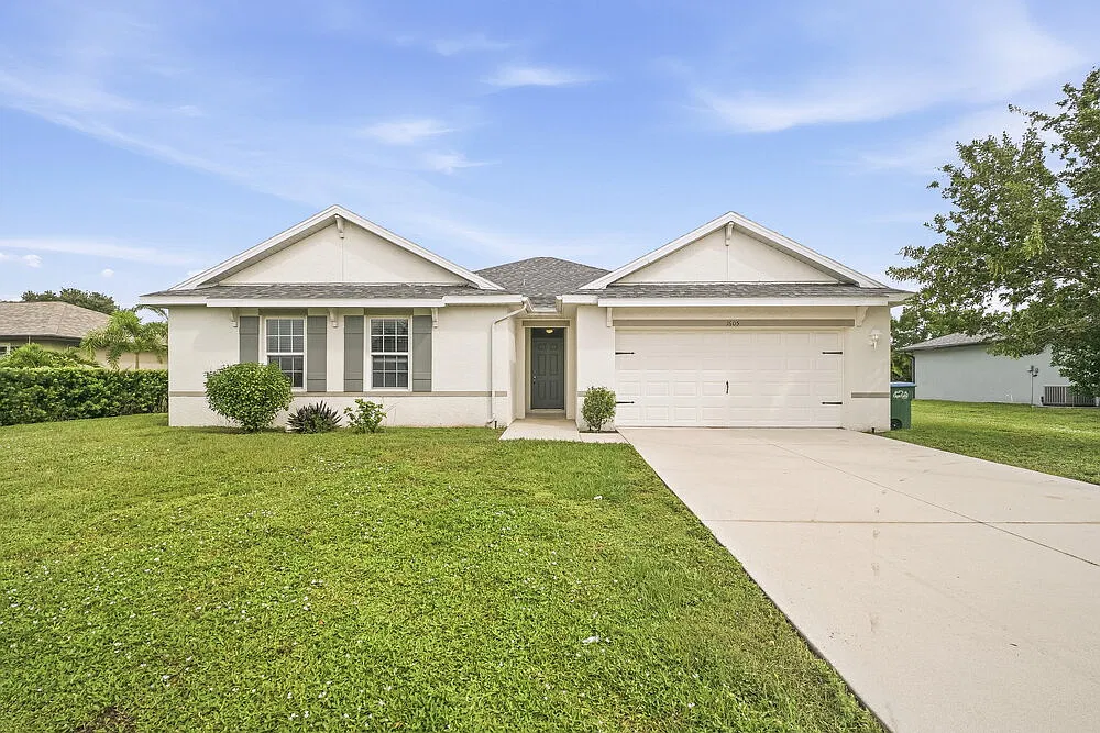 4 bed, 2.0 bath, 2319 sqft, $2,670 — Photo 1