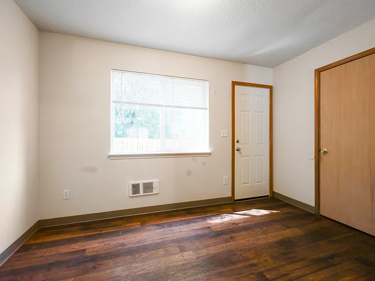 2819-2835 SE 90th Pl — Photo 9