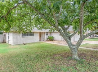 2213 Puma Dr, Bryan, TX 77807