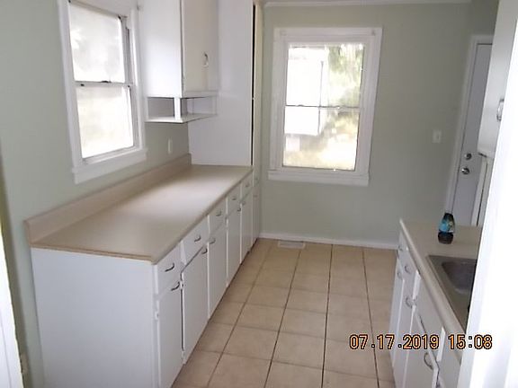 4th image of 662 Seymour Dr