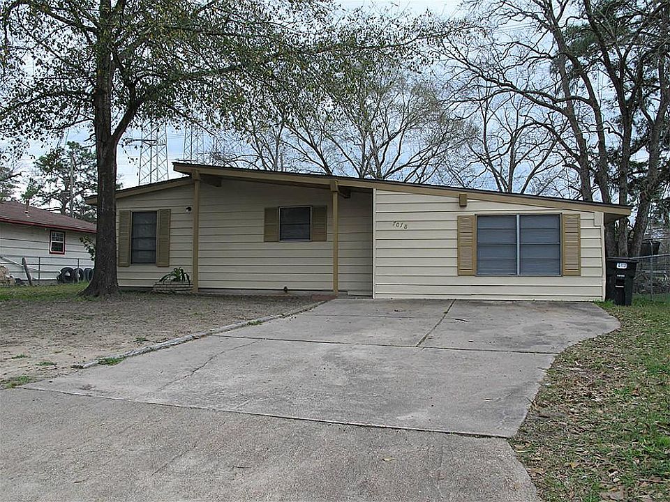1st image of 7018 Oak Village Dr