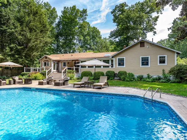 39 Hard Hill Road, Woodbury, CT 06798