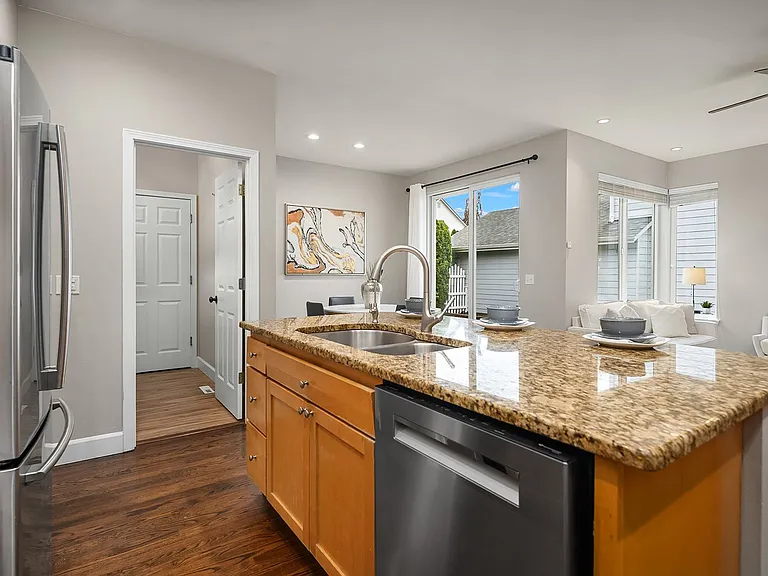 7306 Douglas Ave SE — Photo 10