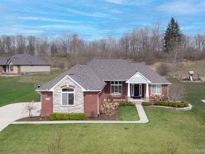 1399 Glass Lake Cir, Oxford, MI, 48371