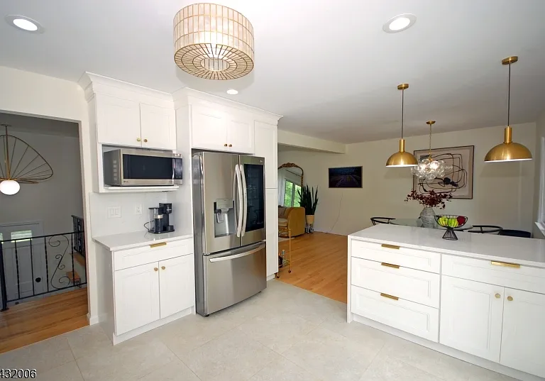 830 E Meadow Dr — Photo 7