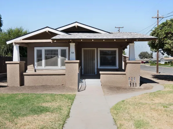 528 E Adams Ave, Fowler, CA 93625
