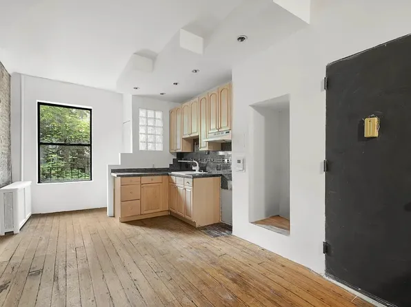 208 East 90th Street image 9 of 11