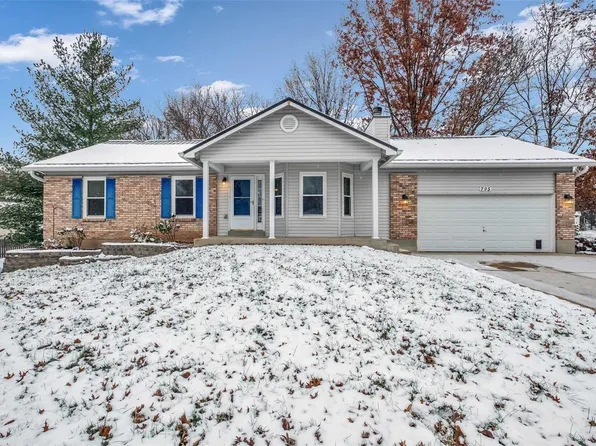 705 Pinewood Ct, Pacific, MO 63069