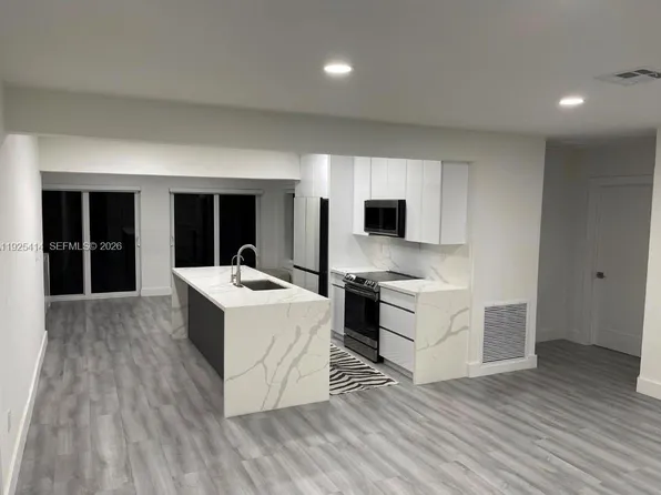 7571 Juniper St, Hollywood, FL 33023