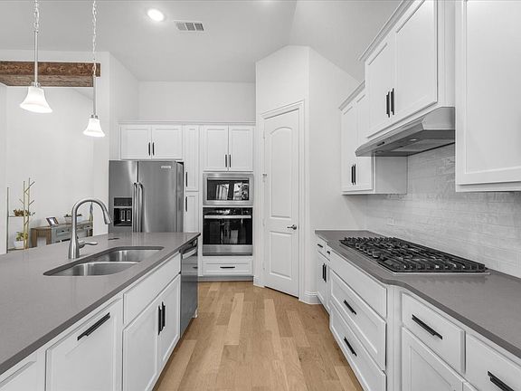 5th image of 5316 Markham Ferry Dr