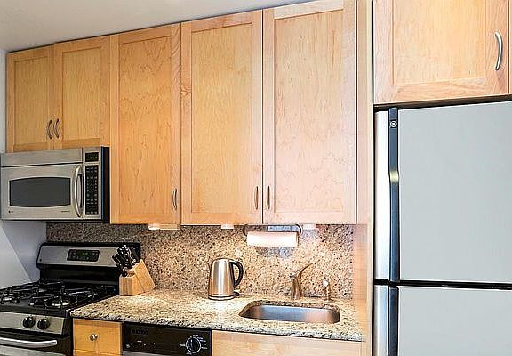 5th image of 225 E 86th St APT 1105