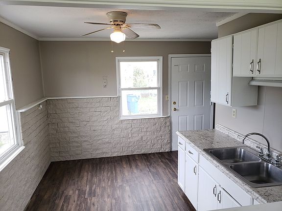 5th image of 4313 Tacoma Ave