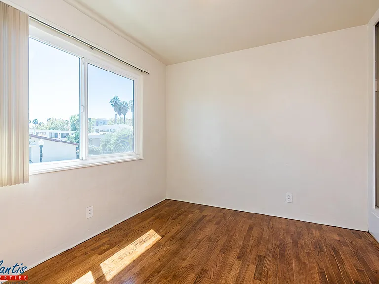 93 E William St #10 — Photo 4
