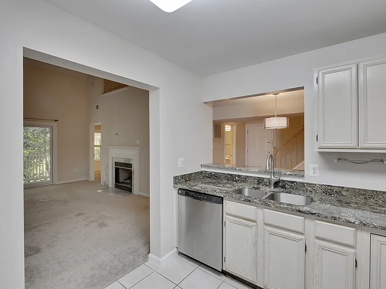 15305 Diamond Cove Ter #7-B — Photo 7