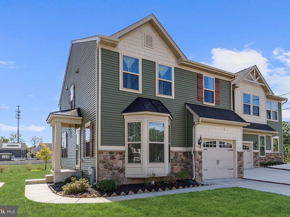 1st image of 3 Norman Creek Ct